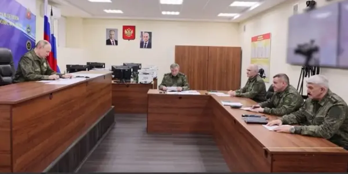 Путину доложили: 10,5 тысяч ВСУшников окружены в Покровске и Купянске. Это правда «котлы» или опять убегут? Путину доложили: 10,5 тысяч ВСУшников окружены в Покровске и Купянске. Это правда «котлы» или опять убегут?