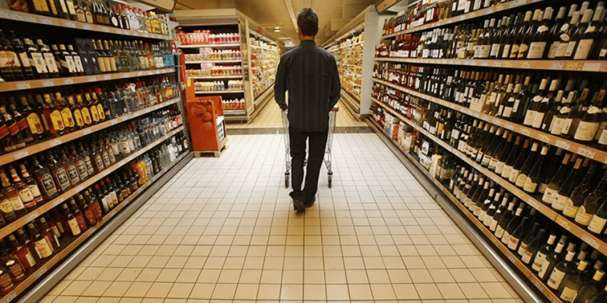 Пока ловят вейпы, алкогольное лобби лезет в дом через маркетплейсы Пока ловят вейпы, алкогольное лобби лезет в дом через маркетплейсы