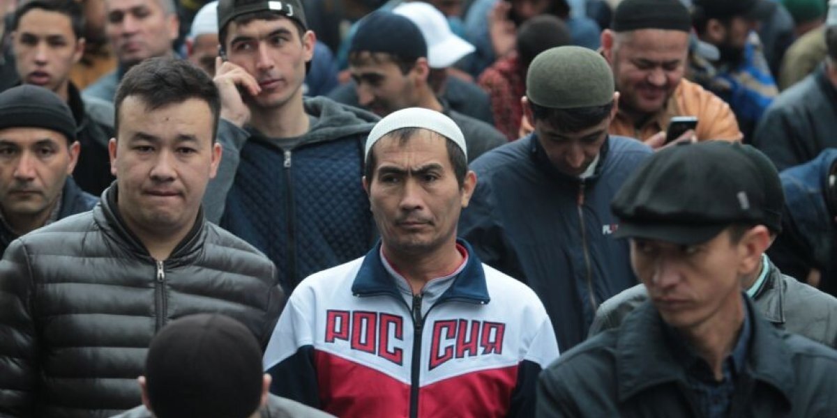 Простых работяг уволили, наняли мигрантов. Скандал на оборонном заводе Простых работяг уволили, наняли мигрантов. Скандал на оборонном заводе