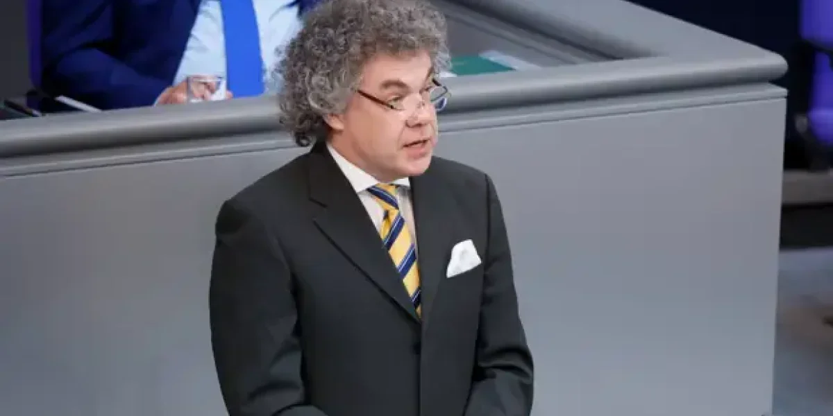 «Всех русских расстрелять, всех до единого». Мультимиллионер из Германии «плачет от ненависти» «Всех русских расстрелять, всех до единого». Мультимиллионер из Германии «плачет от ненависти»