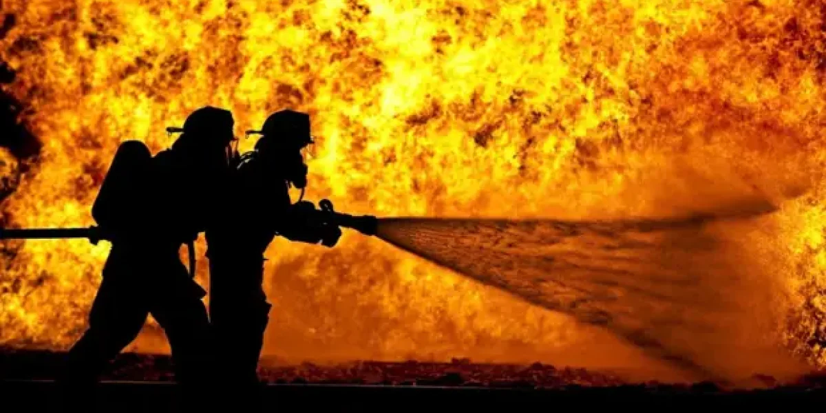 Спалили ракету, едва не спалили поселок: под Волгоградом горит объект Минобороны Спалили ракету, едва не спалили поселок: под Волгоградом горит объект Минобороны