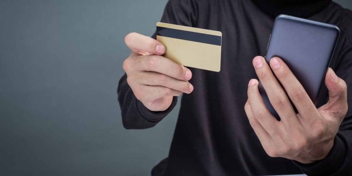 Вклады-оборотни: банки заманивают россиян «супердоходностью», подсовывая договора с «двойным дном» Вклады-оборотни: банки заманивают россиян «супердоходностью», подсовывая договора с «двойным дном»