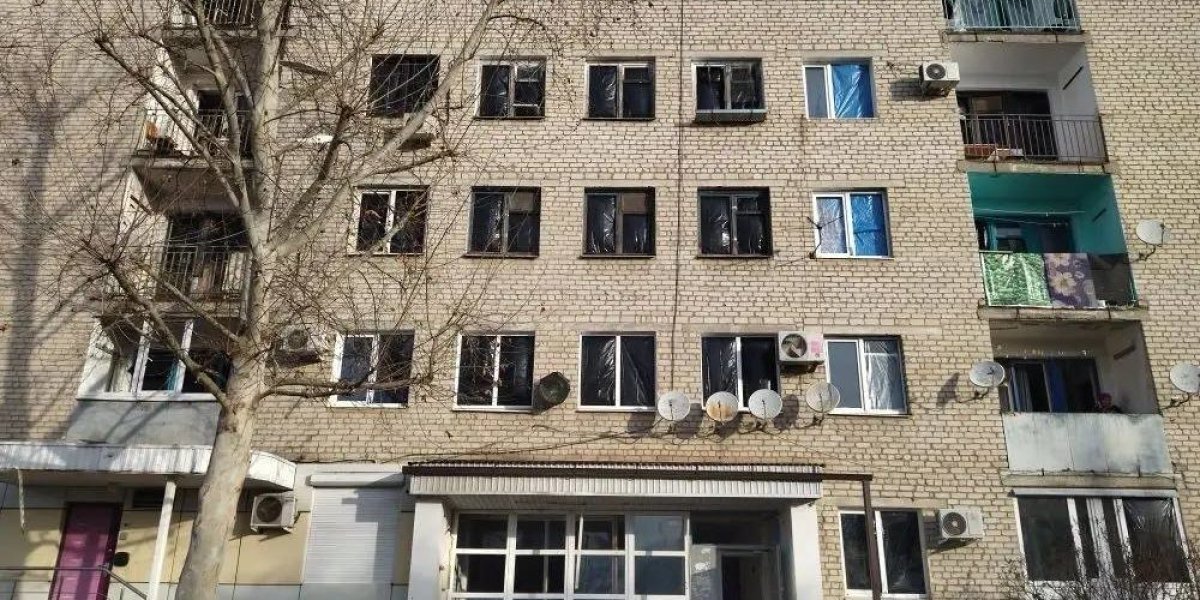 «Ночь осколков»: под Краснодаром беспилотник ВСУ разнес дома, ранил человека «Ночь осколков»: под Краснодаром беспилотник ВСУ разнес дома, ранил человека