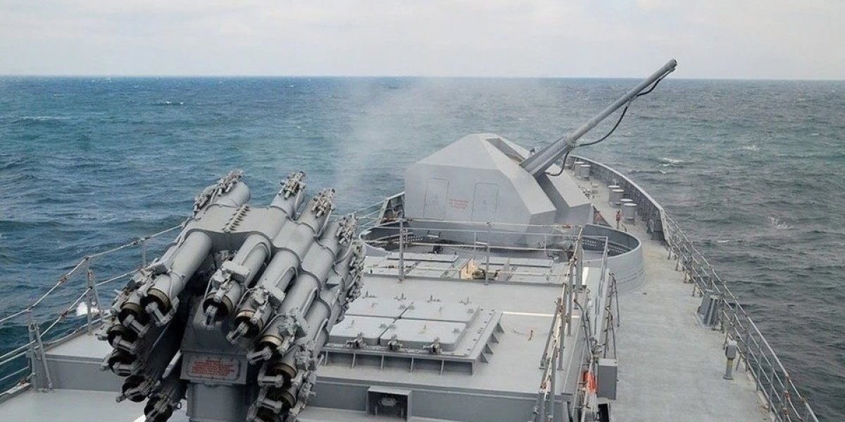 «Ушли на тысячу километров»: иранские дроны вынудили авианосец США покинуть Оманский залив «Ушли на тысячу километров»: иранские дроны вынудили авианосец США покинуть Оманский залив