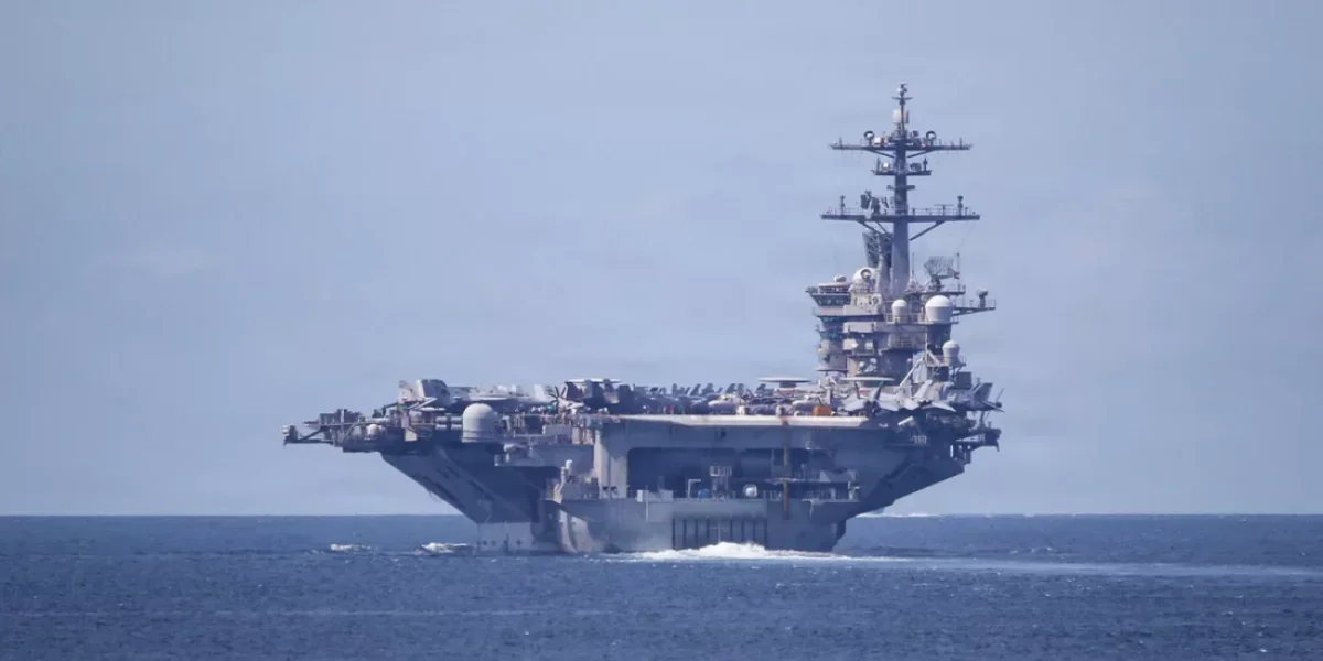 Пентагон врёт, а испуганный гигант «Линкольн» бежит: авианосец США улепётывает, поджав хвост, в Индийский океан после удара иранских ракет Пентагон врёт, а испуганный гигант «Линкольн» бежит: авианосец США улепётывает, поджав хвост, в Индийский океан после удара иранских ракет