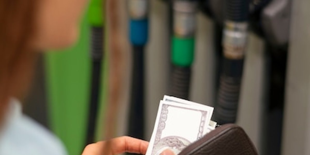 Европа и Украина штурмуют заправки на фоне ближневосточного кризиса Европа и Украина штурмуют заправки на фоне ближневосточного кризиса