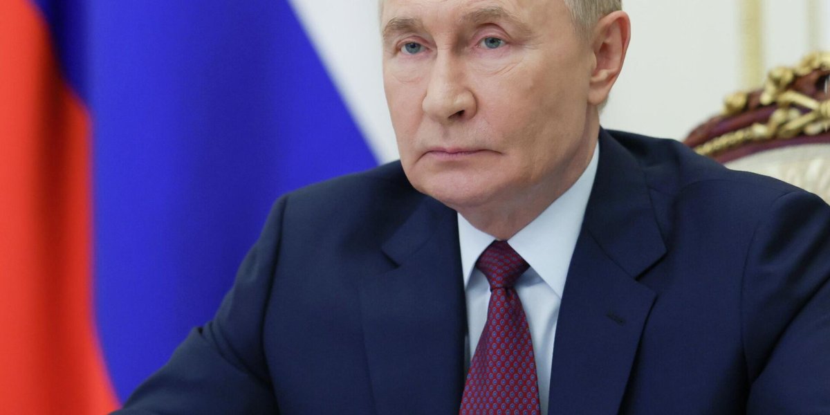 Слухи об исчезновении: Кремль опубликовал график Путина, разбив надежды конспирологов Слухи об исчезновении: Кремль опубликовал график Путина, разбив надежды конспирологов